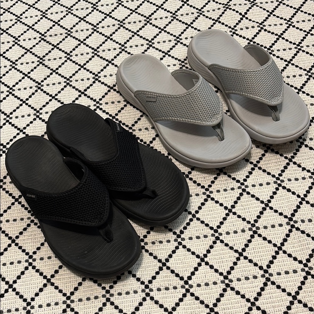 Two pairs Cushioned Flip Flops